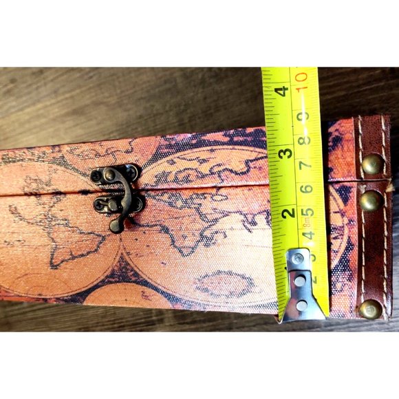 Retro World Map Tissue Box Holder / Faux Leather? Cover Rustic History Tabletop - Picture 12 of 12
